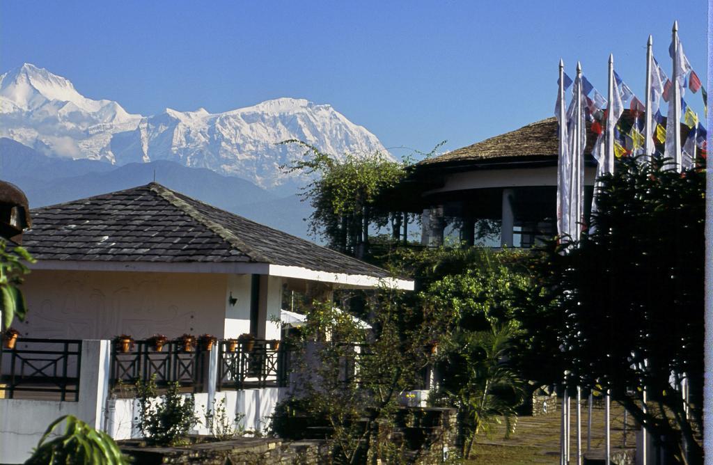 Shangri-La Village Resort, Pokhara Extérieur photo